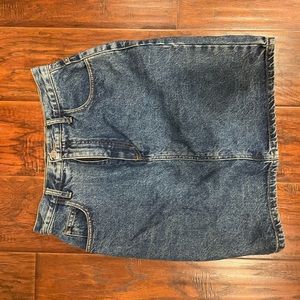 Vintage Guess denim skirt!